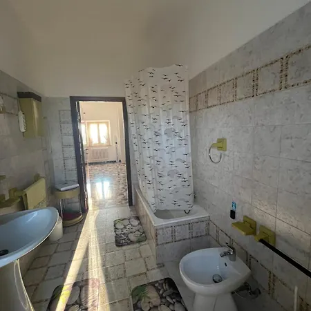 Pina - 3 Bed & Breakfast *
